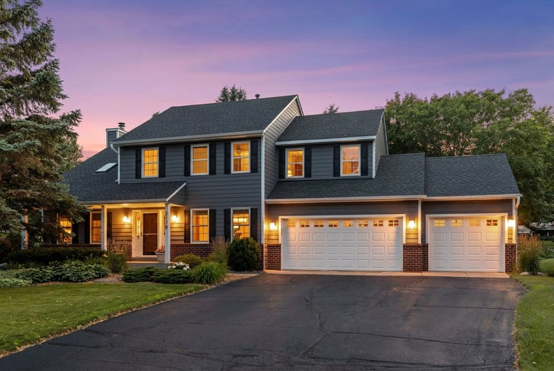 2178 Loyola Dr, Woodbury, MN 55125