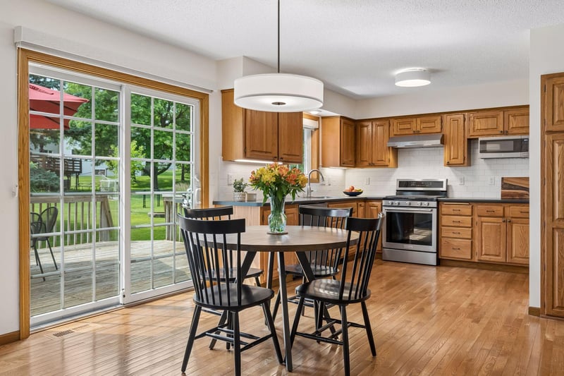 2178 Loyola Dr, Woodbury, MN 55125