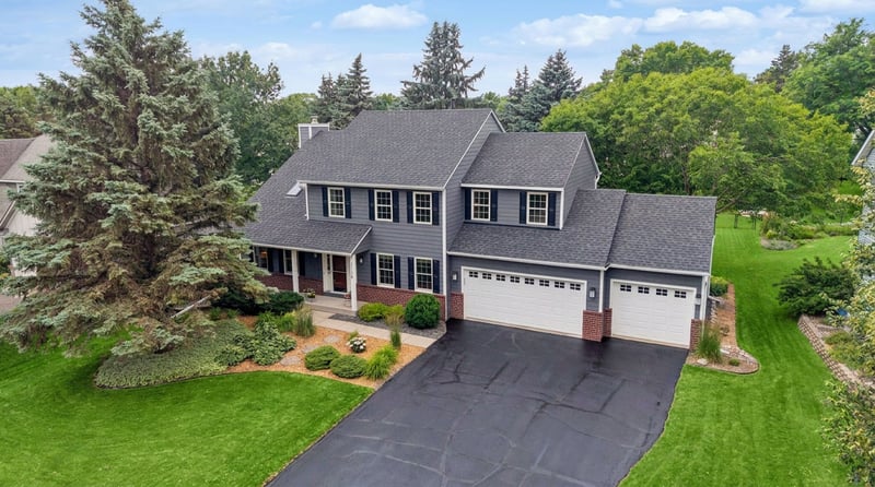 2178 Loyola Dr, Woodbury, MN 55125