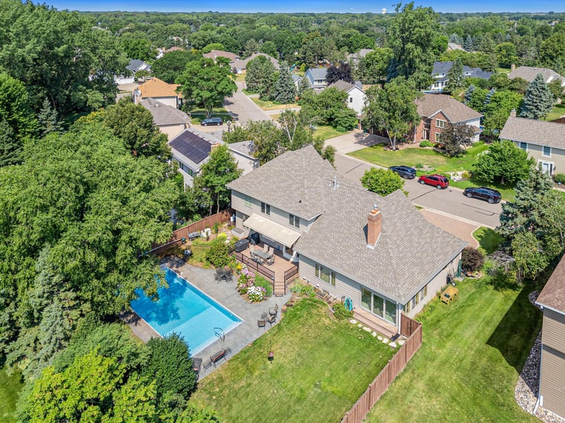 1310 Woodcrest Ave, Shoreview, MN 55126