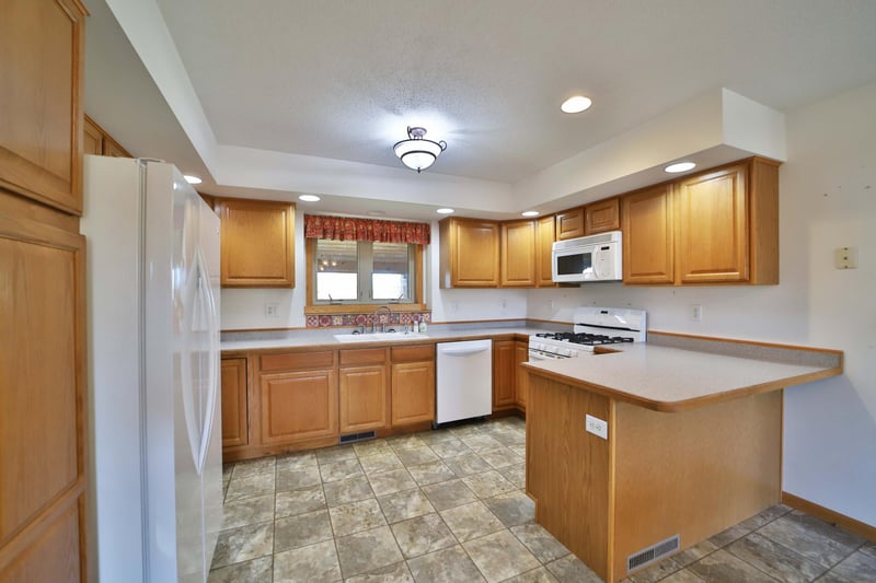 39604 Outing Ct, Browerville, MN 56438