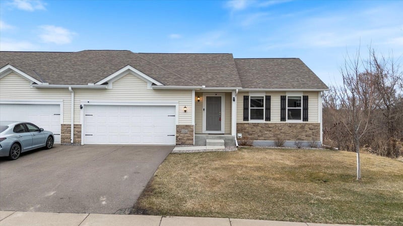 1023 White Tail Ln, Montrose, MN 55363