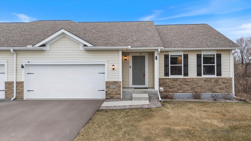 1023 White Tail Ln, Montrose, MN 55363