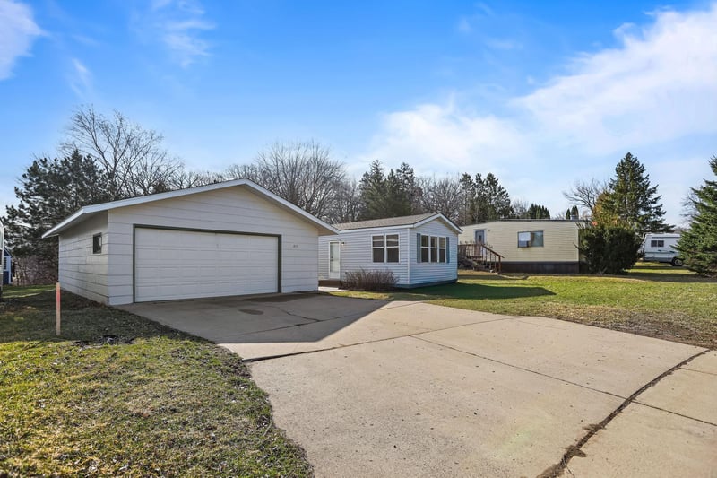 405 Edgar Pl, Faribault, MN 55021