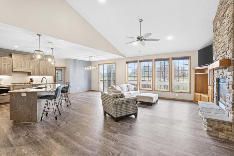1020 Provence Ln, Belle Plaine, MN 56011