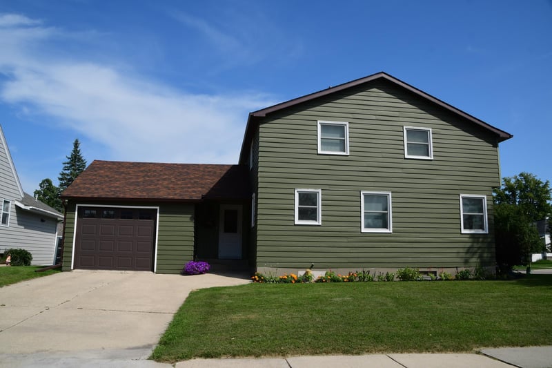 401 Center St E, Roseau, MN 56751