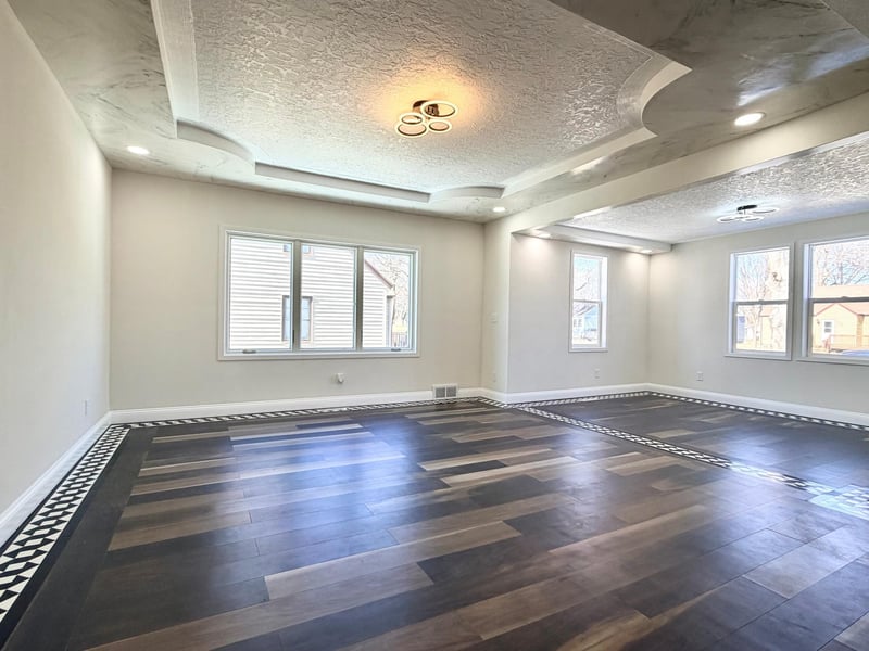 120 W Okabena St, Worthington, MN 56187