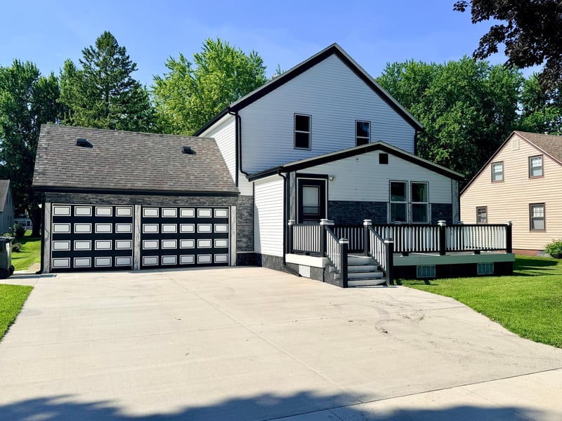 120 W Okabena St, Worthington, MN 56187
