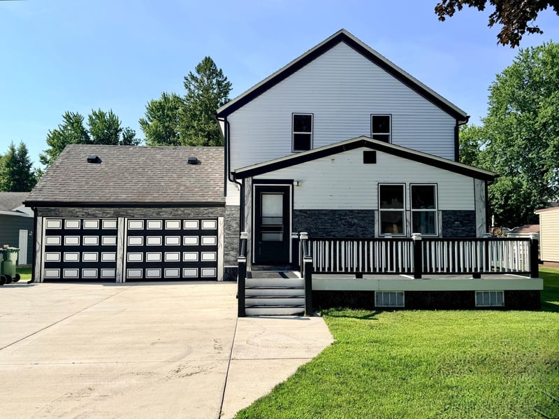 120 W Okabena St, Worthington, MN 56187