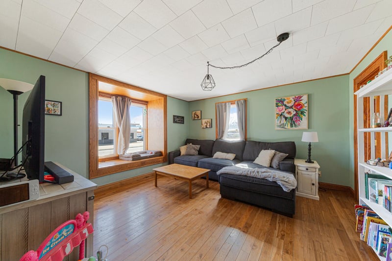 204 Central Ave N, Mapleton, MN 56065