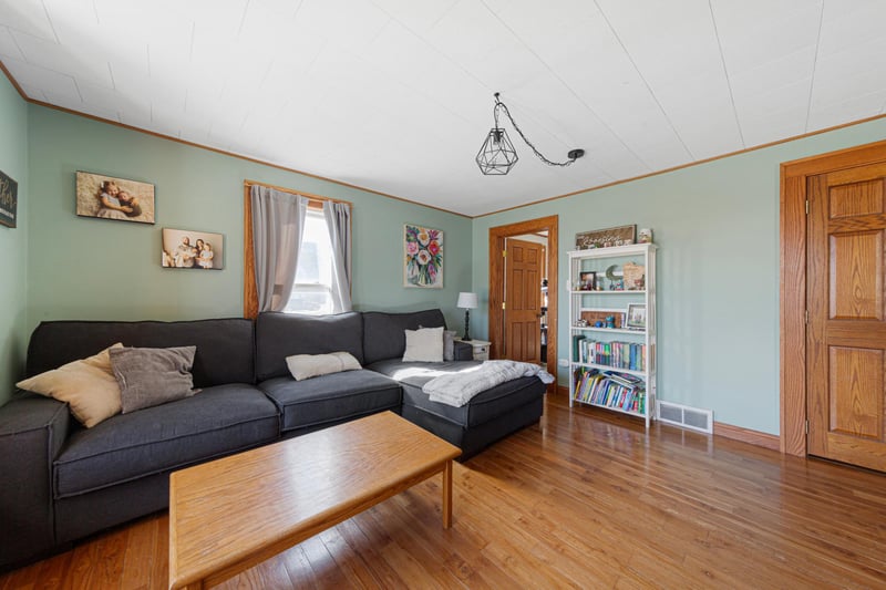 204 Central Ave N, Mapleton, MN 56065