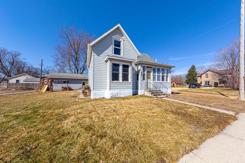 204 Central Ave N, Mapleton, MN 56065