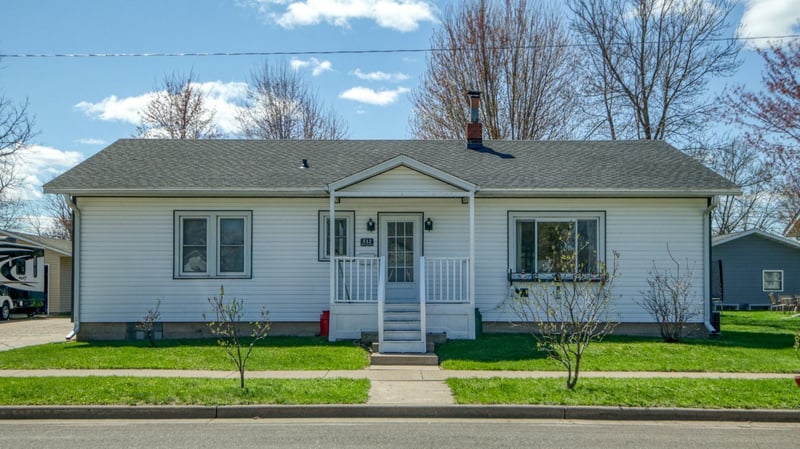 512 W Evans St, Rice Lake, WI 54868