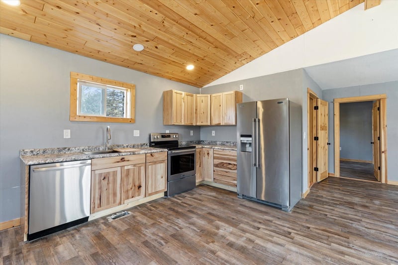 23 2nd St SW, Akeley, MN 56433