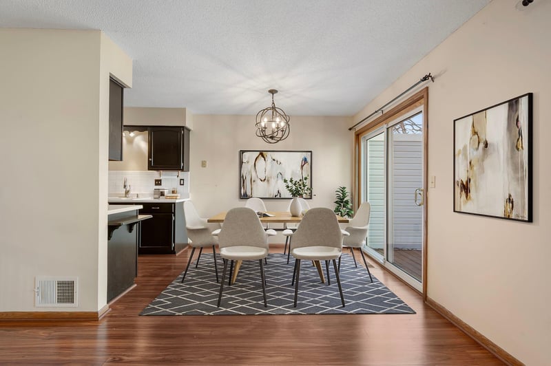 2505 Geranium Ave E, Maplewood, MN 55119