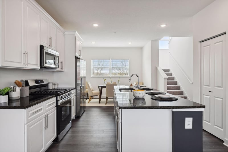 3139 Clover Ridge Dr, Chaska, MN 55318