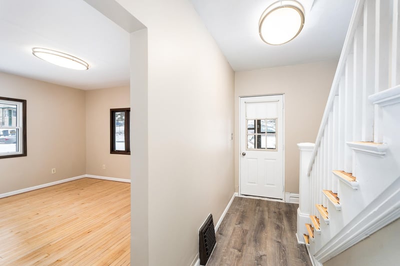 706 E 11th St, Duluth, MN 55805