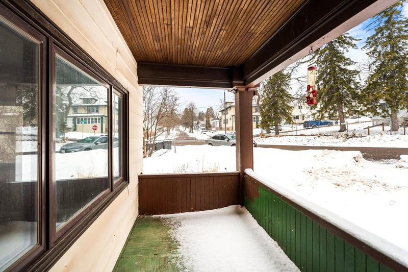 706 E 11th St, Duluth, MN 55805