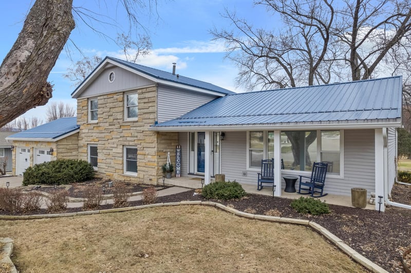 1628 Valley View Dr, Winona, MN 55987