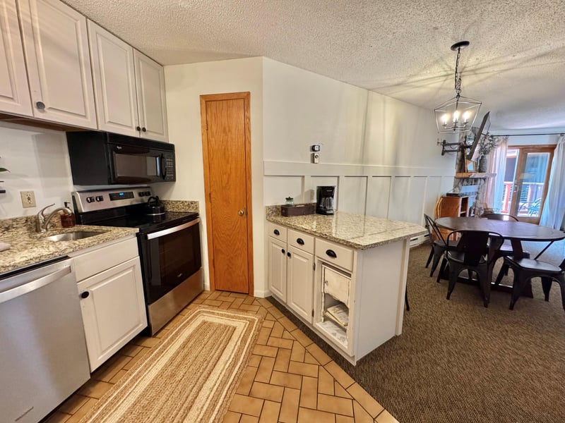 128 Bridge Run Ln #B, Lutsen, MN 55612