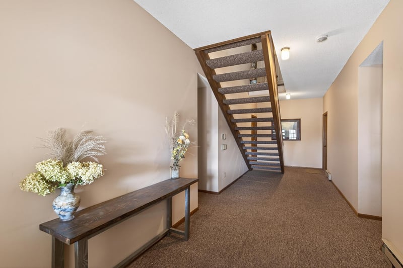 3306 Greenbrier St #3306D, Vadnais Heights, MN 55127