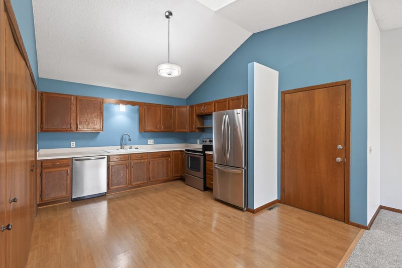 3306 Greenbrier St #3306D, Vadnais Heights, MN 55127
