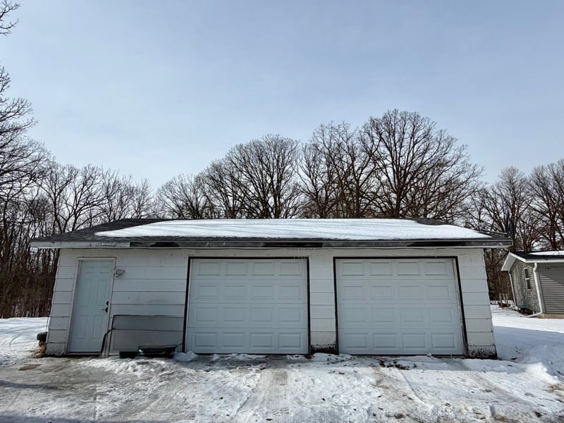 809 11th Ave SE, Roseau, MN 56751
