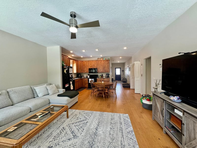 205 6th Ave SW, Warroad, MN 56763