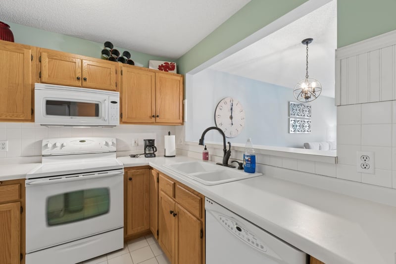1940 Shenandoah Ct #C, Plymouth, MN 55447