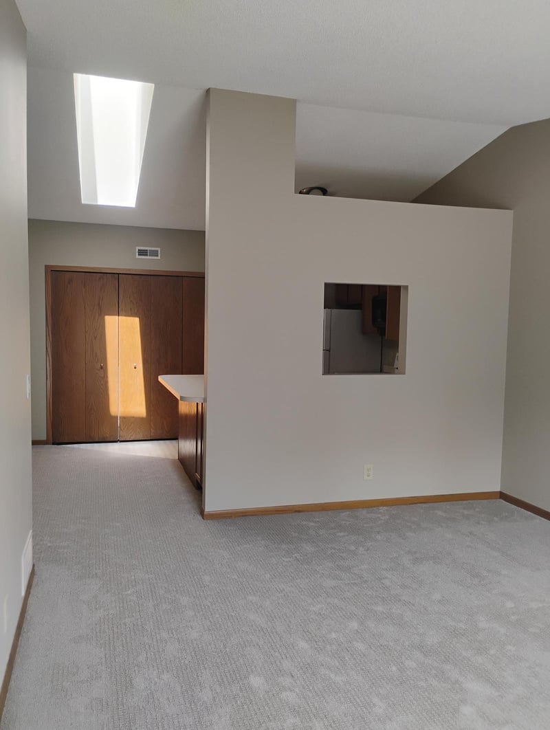 1027 Pond View Ct, Vadnais Heights, MN 55127