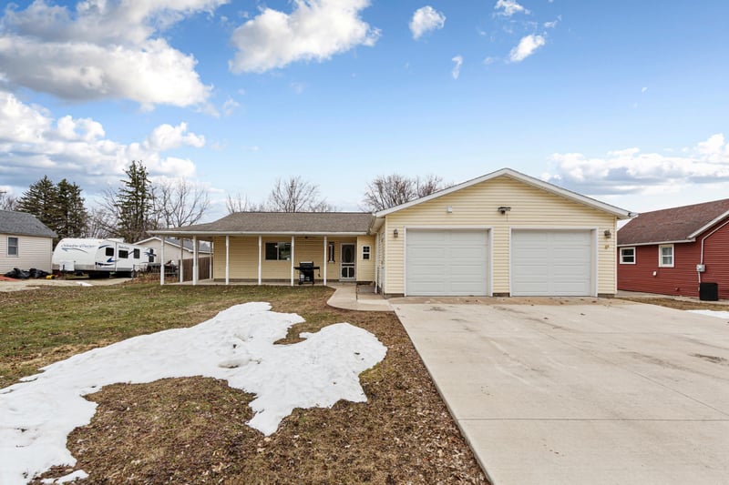 128 Olive St, West Concord, MN 55985