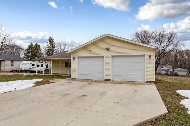 128 Olive St, West Concord, MN 55985