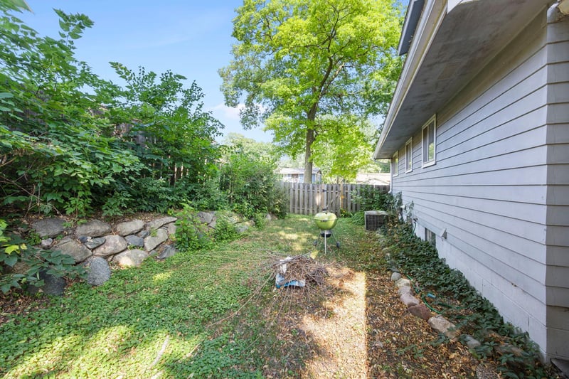 4904 Hanover Rd, Mound, MN 55364