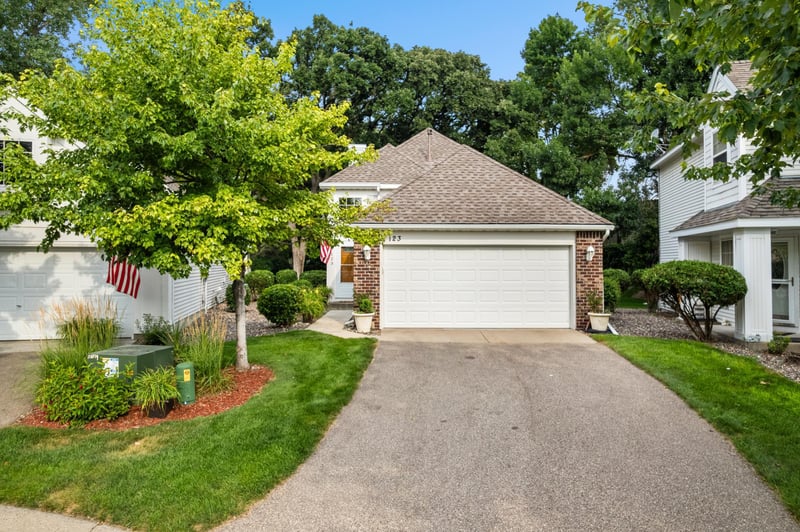 123 Christenson Ct NE, Fridley, MN 55432