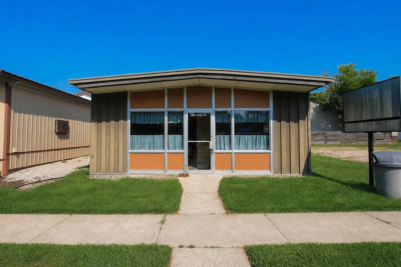511 Main St S, Hector, MN 55342