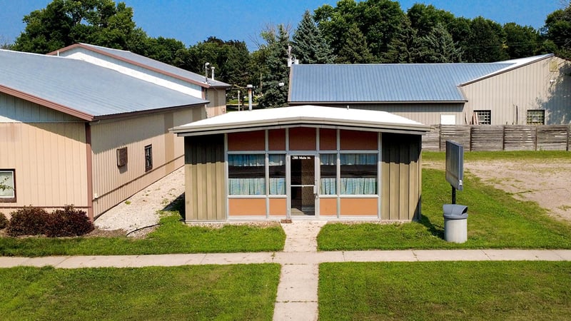 511 Main St S, Hector, MN 55342
