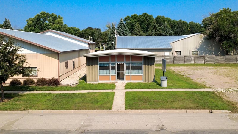 511 Main St S, Hector, MN 55342