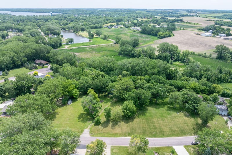 707 Tetonka View Dr, Waterville, MN 56096