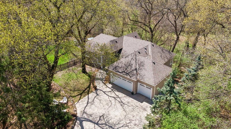 925 Queensland Ln N, Plymouth, MN 55447