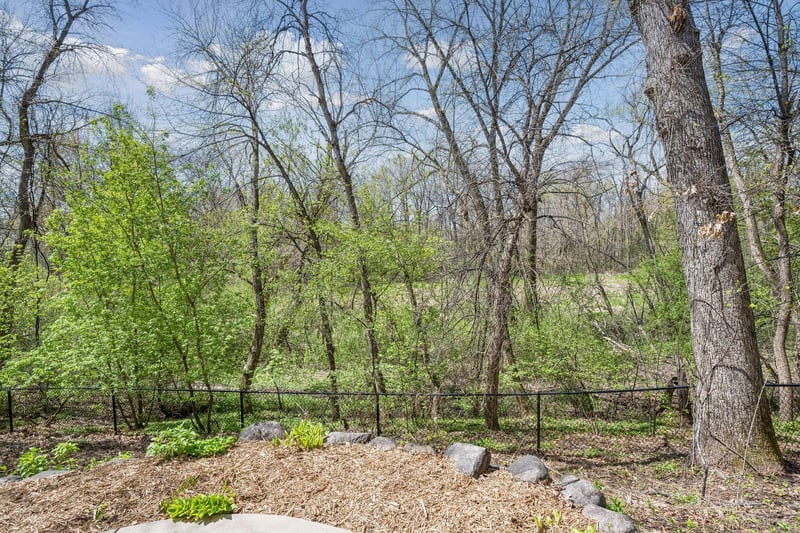 925 Queensland Ln N, Plymouth, MN 55447