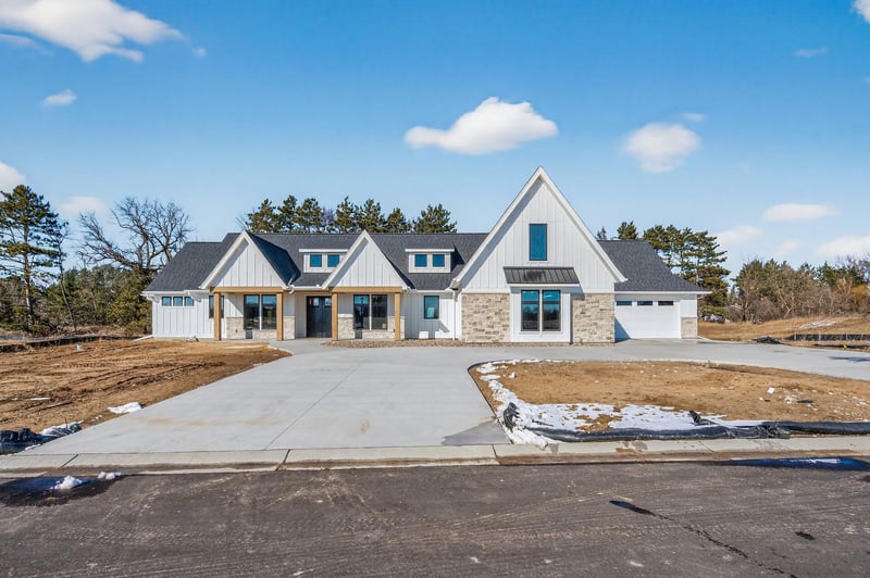 18071 Urbank St NE, Ham Lake, MN 55304