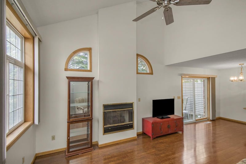 1193 Bay Cv, White Bear Lake, MN 55110