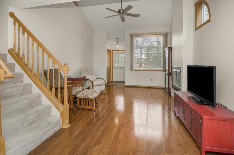 1193 Bay Cv, White Bear Lake, MN 55110