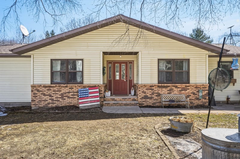 850 25 1/2 Ave, Cumberland, WI 54829
