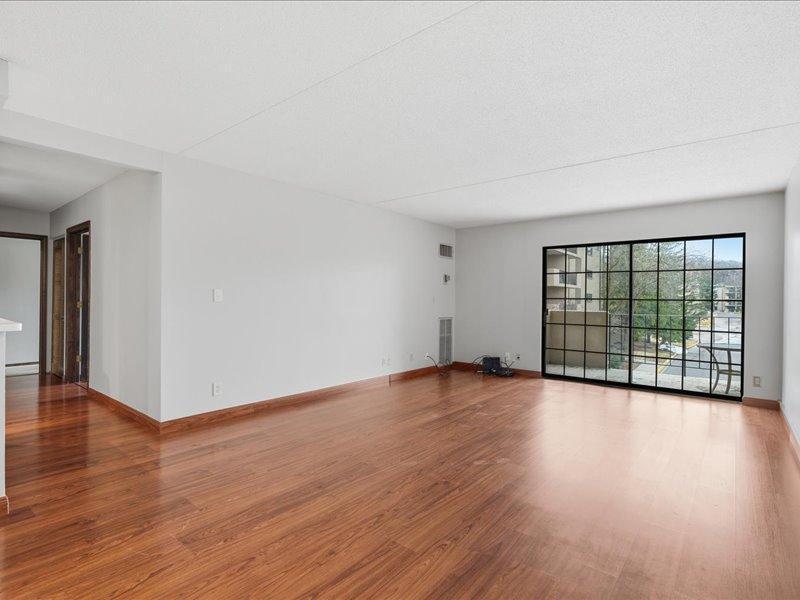 6670 Vernon Ave S #202, Edina, MN 55436