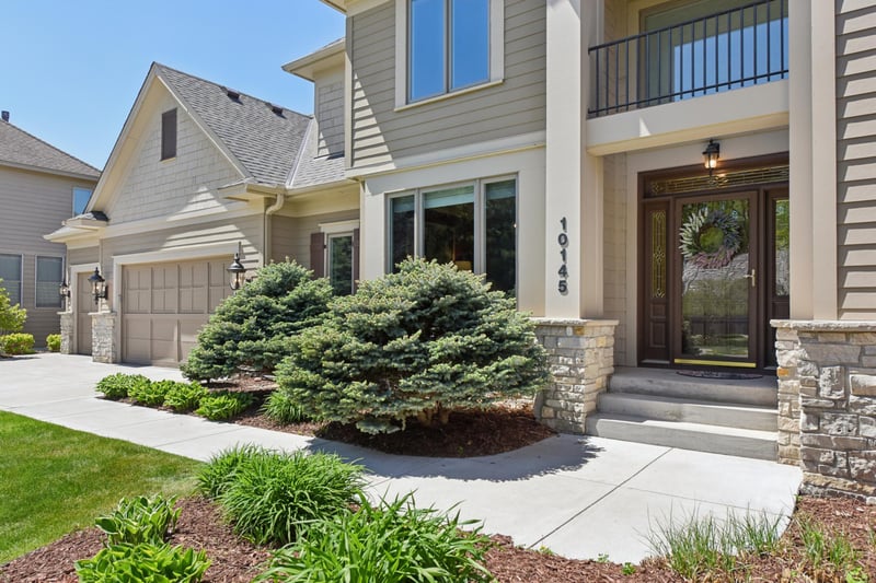 10145 Powers Lake Trl, Woodbury, MN 55129