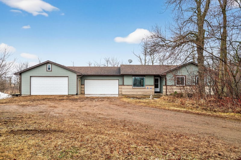 1927 Stark Rd, Harris, MN 55032