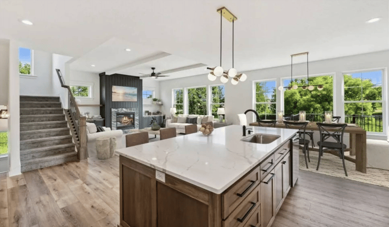 5324 Spring Ln, Minnetonka, MN 55345