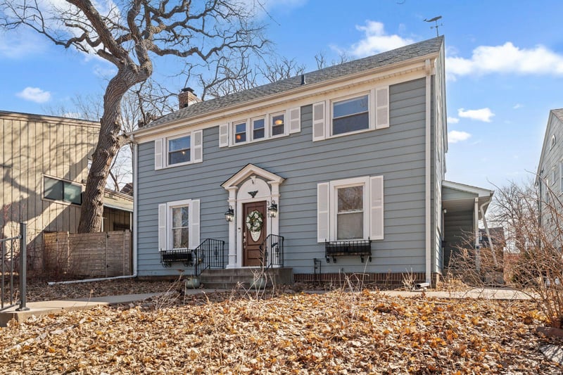 331 Ridgewood Ave, Minneapolis, MN 55403