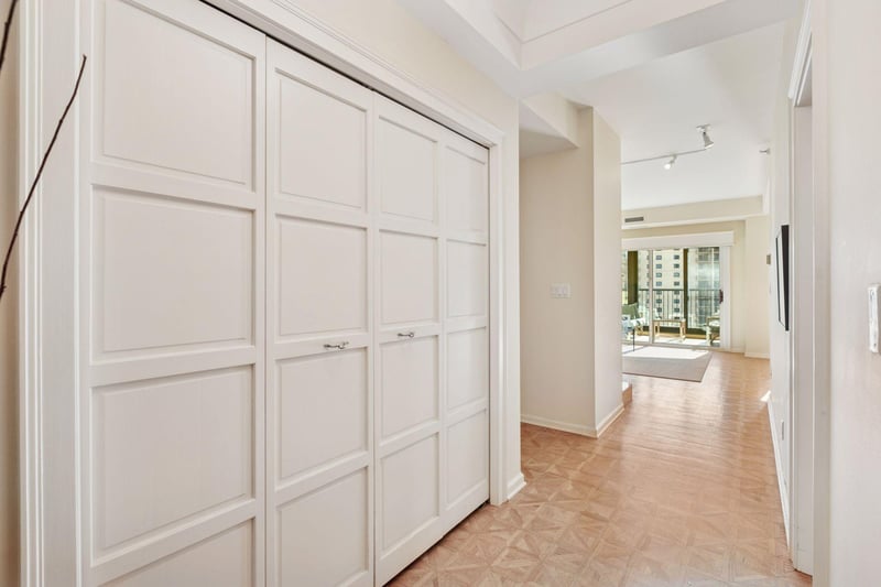 1235 Yale Pl #1505, Minneapolis, MN 55403